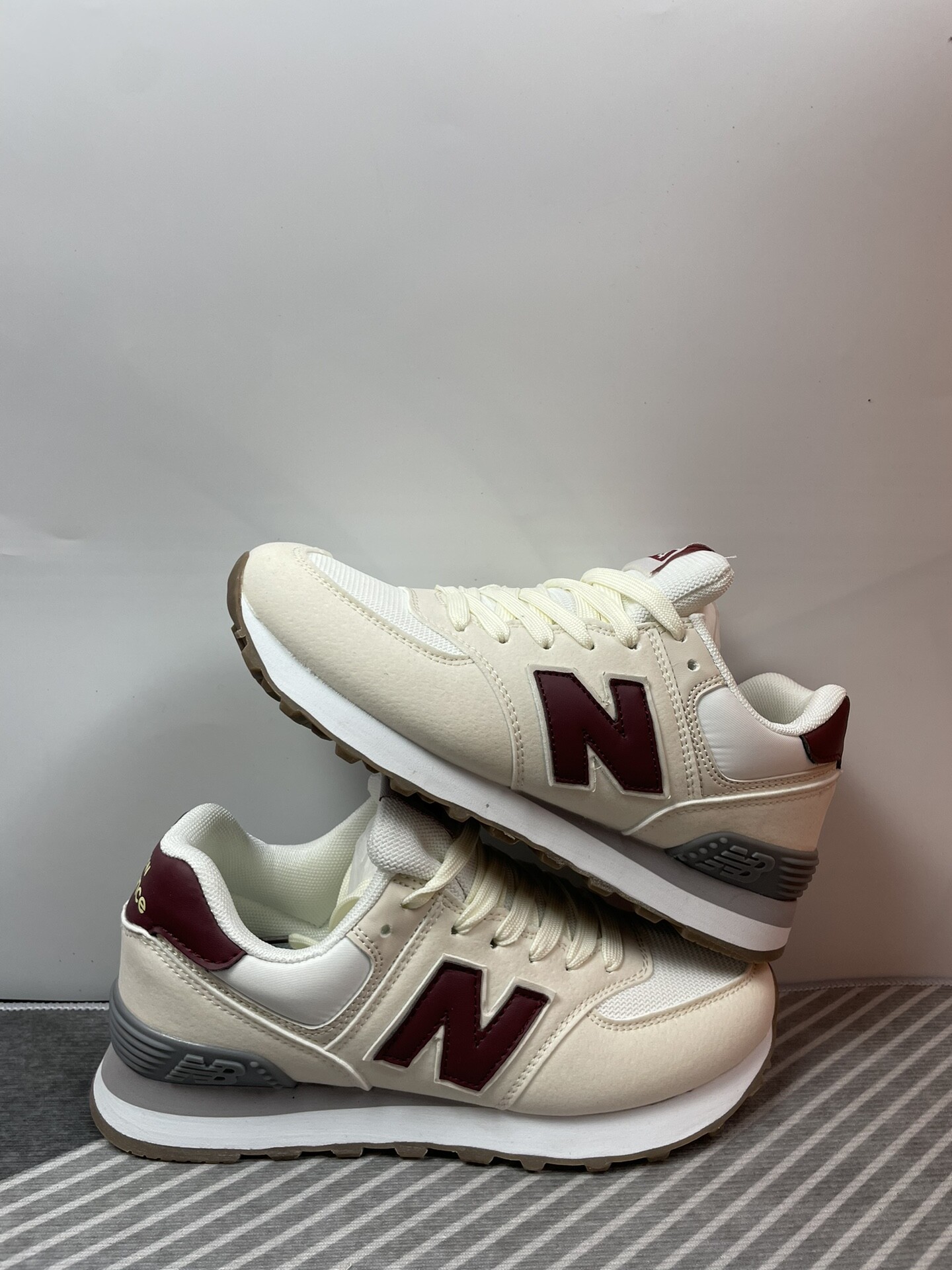 574棕红，36-44，最高品质 官网正确版本，高品质自留款，自带气垫，上架必卖，几乎零售后