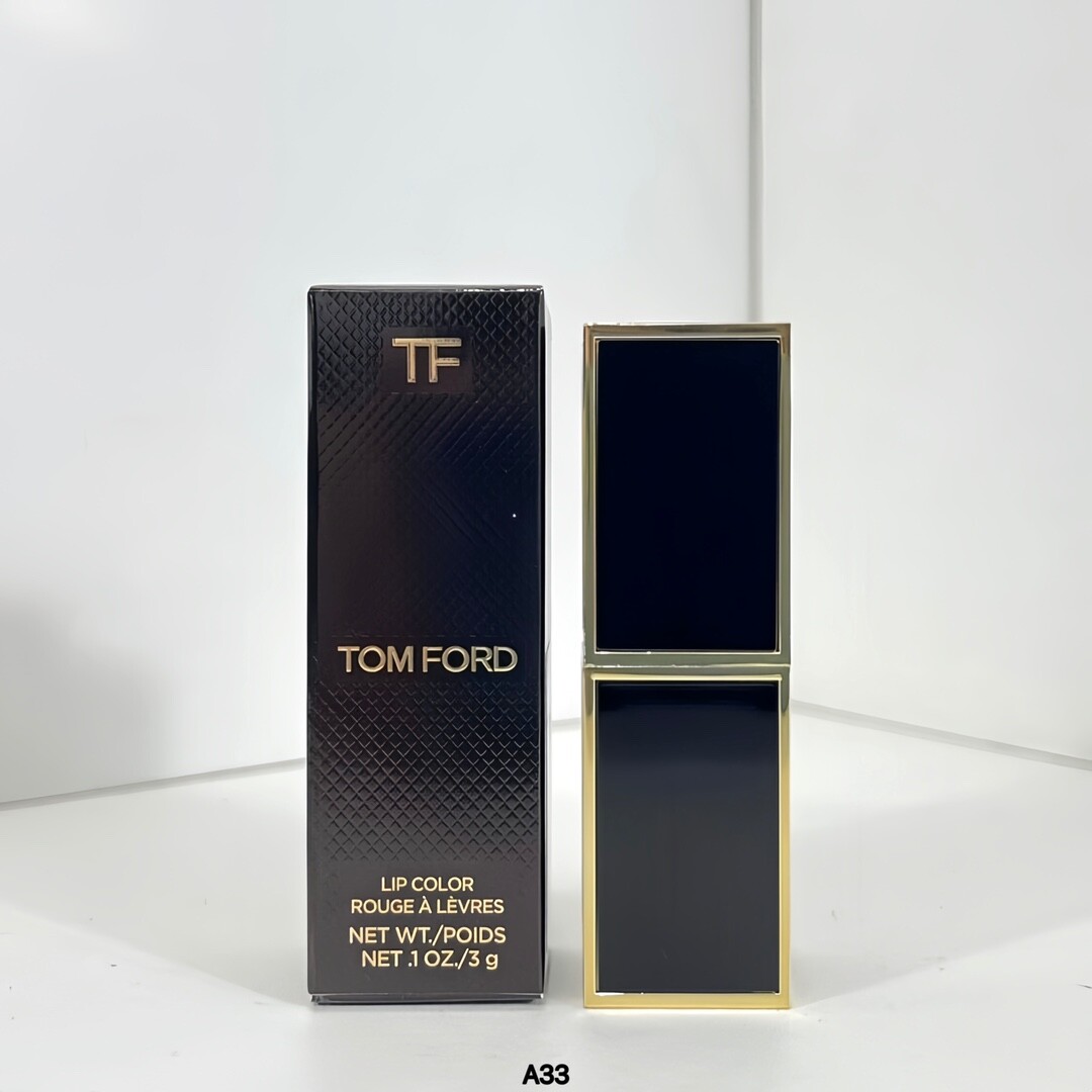 TF经典黑管口红管包蜡纸哑光款4色：15#-16#-80#-100#专柜质量 TF的囗红我个人真的超级喜欢，尤其是质地在囗红里面算是相当好的了，虽然挺贵的，但是还别说贵有贵的道理，每根相当好看，小姐姐
