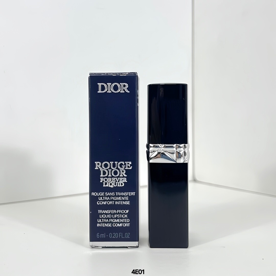 迪奥蓝金唇釉6ml4E01编码！可配中文标8色：100-200-459-720-840-875-890-999。Dior/迪奥烈艳蓝金锁妆唇釉。
