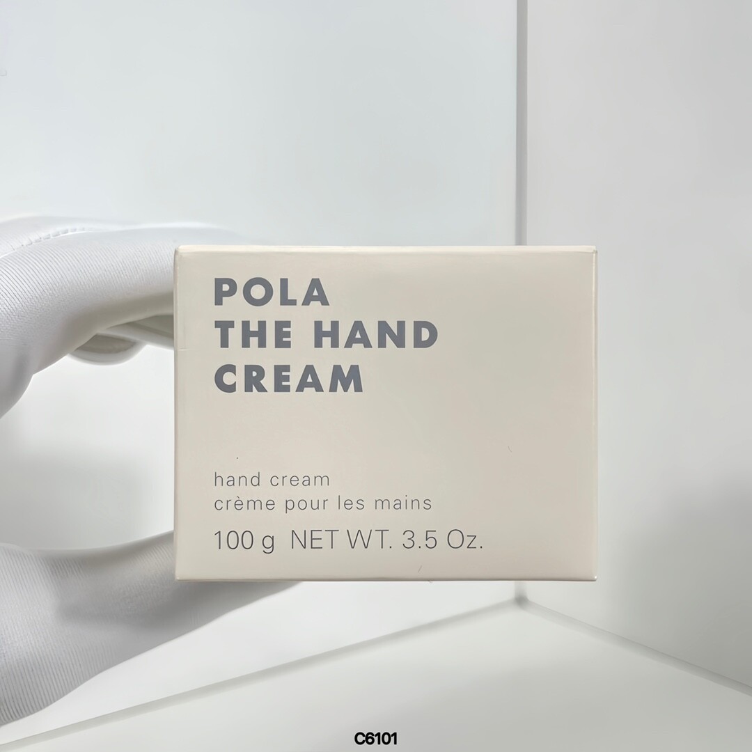 POLA宝丽护手霜100g又贵又好卖的POLA 宝丽纯美掌护手霜100g 去皱滋润保湿这款护手霜更是首次用了POLA的高贵护手油配方，可以明显的增加手部肌肤的吸水力。作为一款护手霜不光保湿能力要好，香