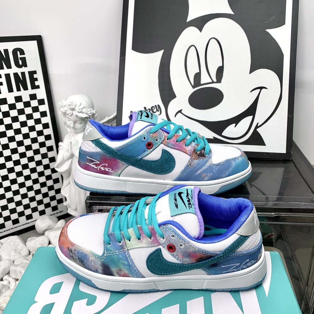 Nike SB Dunk Low SB 白蓝炫彩 码数36-44 男女现货