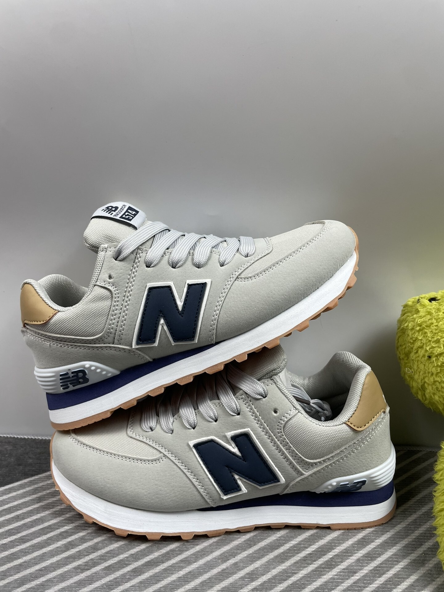 New Balance NB574经典跑鞋 棕蓝 猪八面料 码数36-44 男女现货