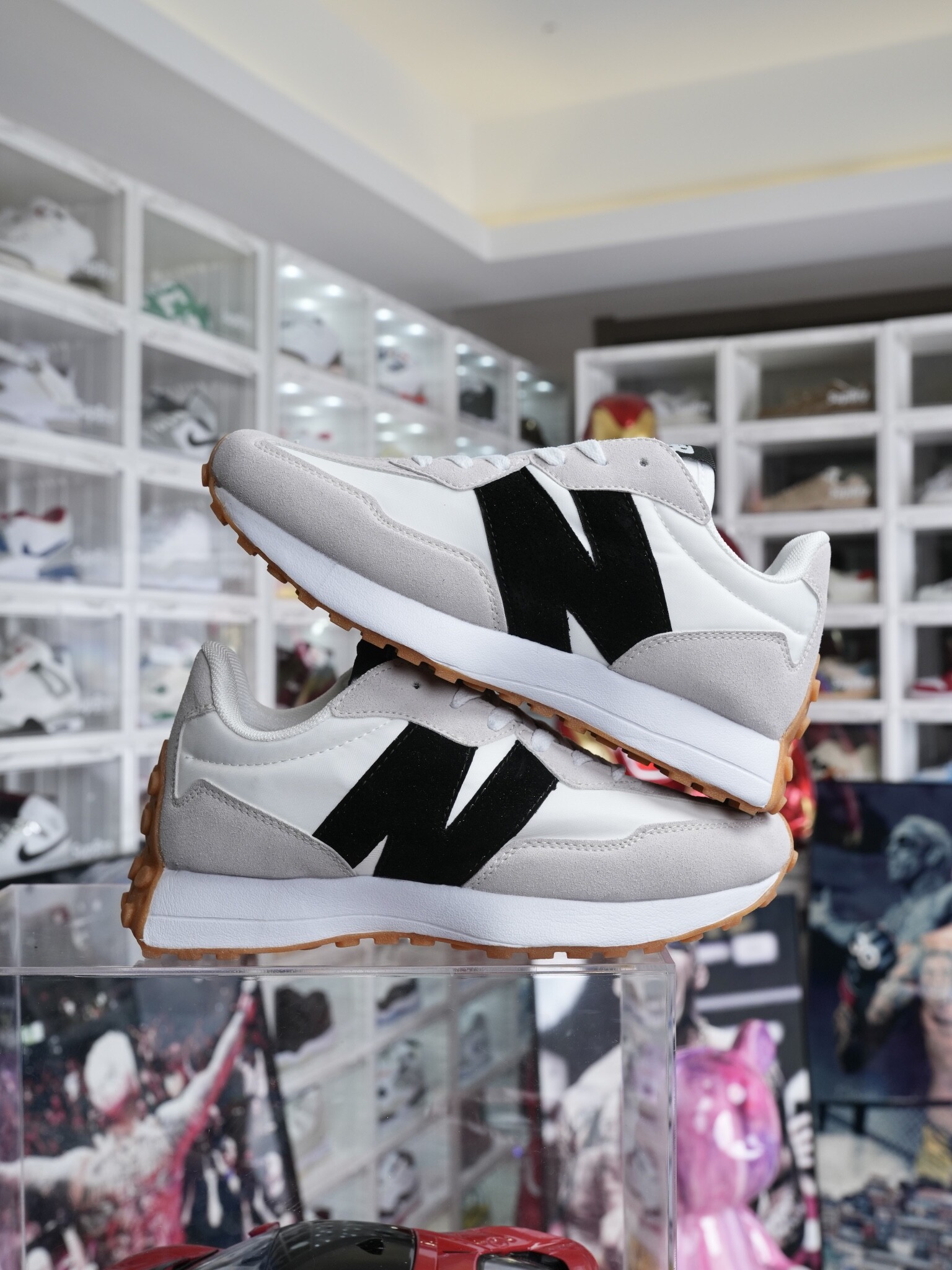  New Balance NB327经典跑鞋 白黑 猪八面料 码数40-44 男款现货