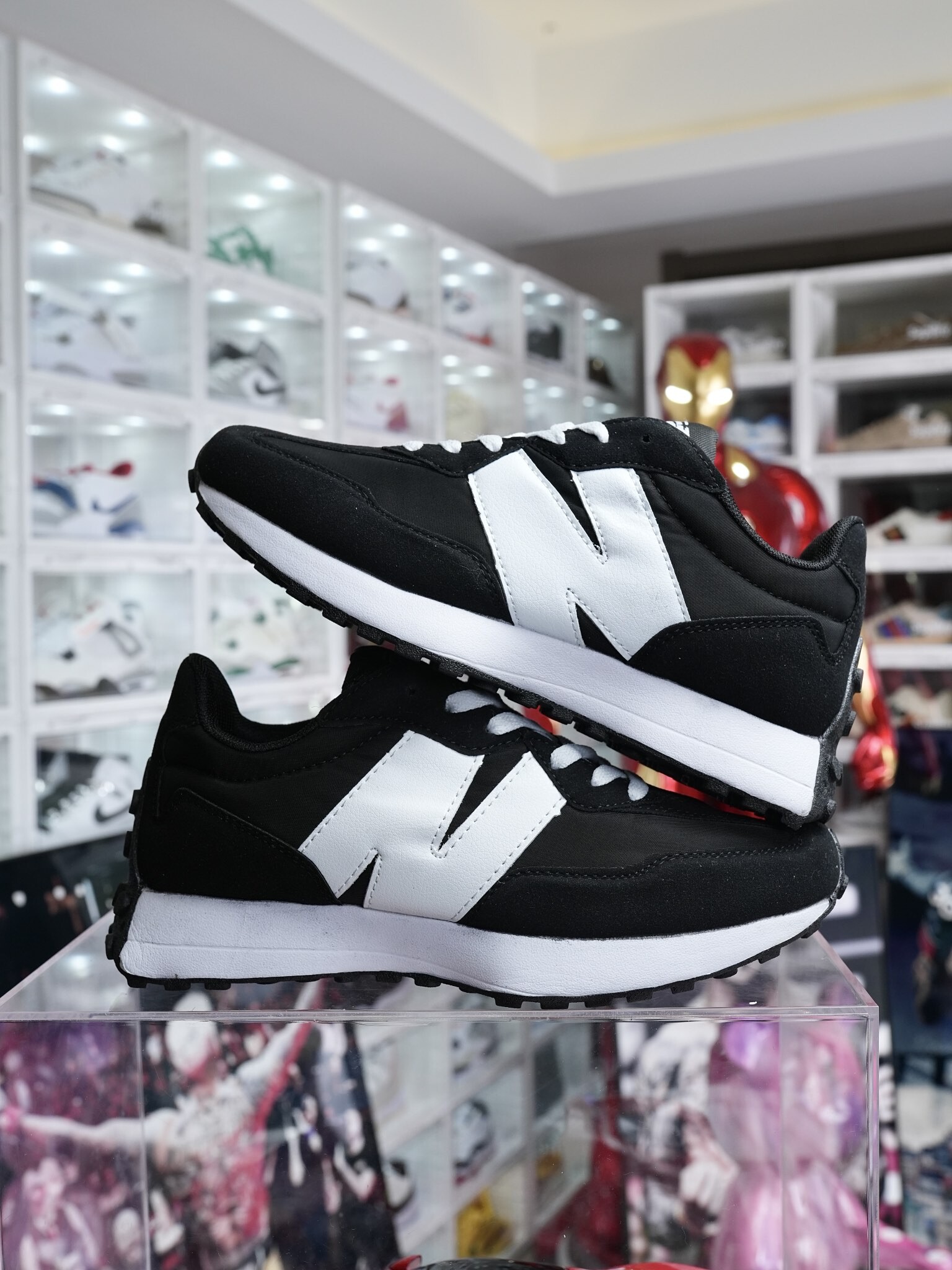  New Balance NB327经典跑鞋 黑白 猪八面料 码数40-44 男款现货