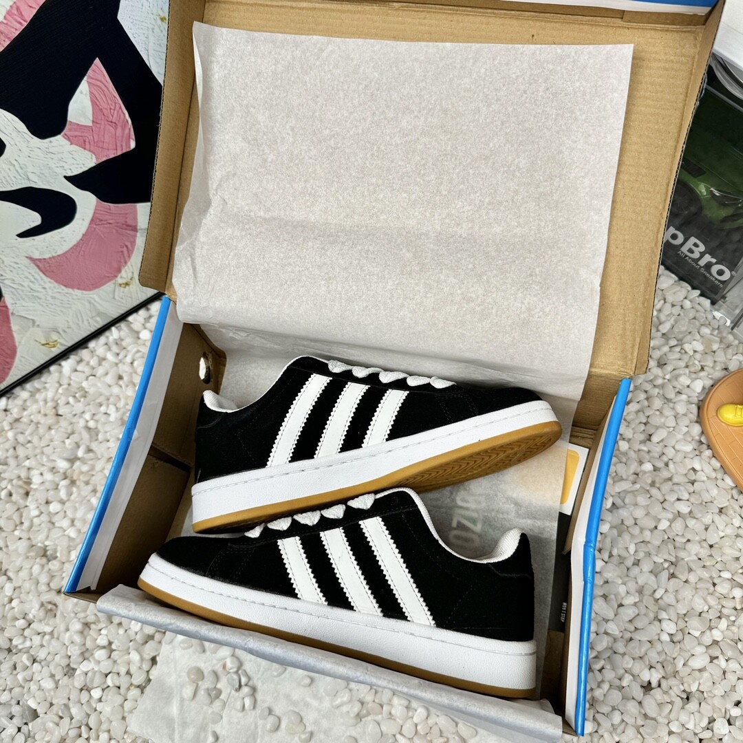 Adidas 阿迪达斯 面包鞋 黑白尺码36-44 男女码现货