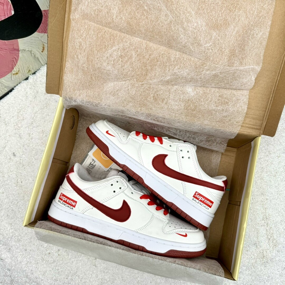 Nike Dunk SB 白红联名尺码36-44 男女码现货