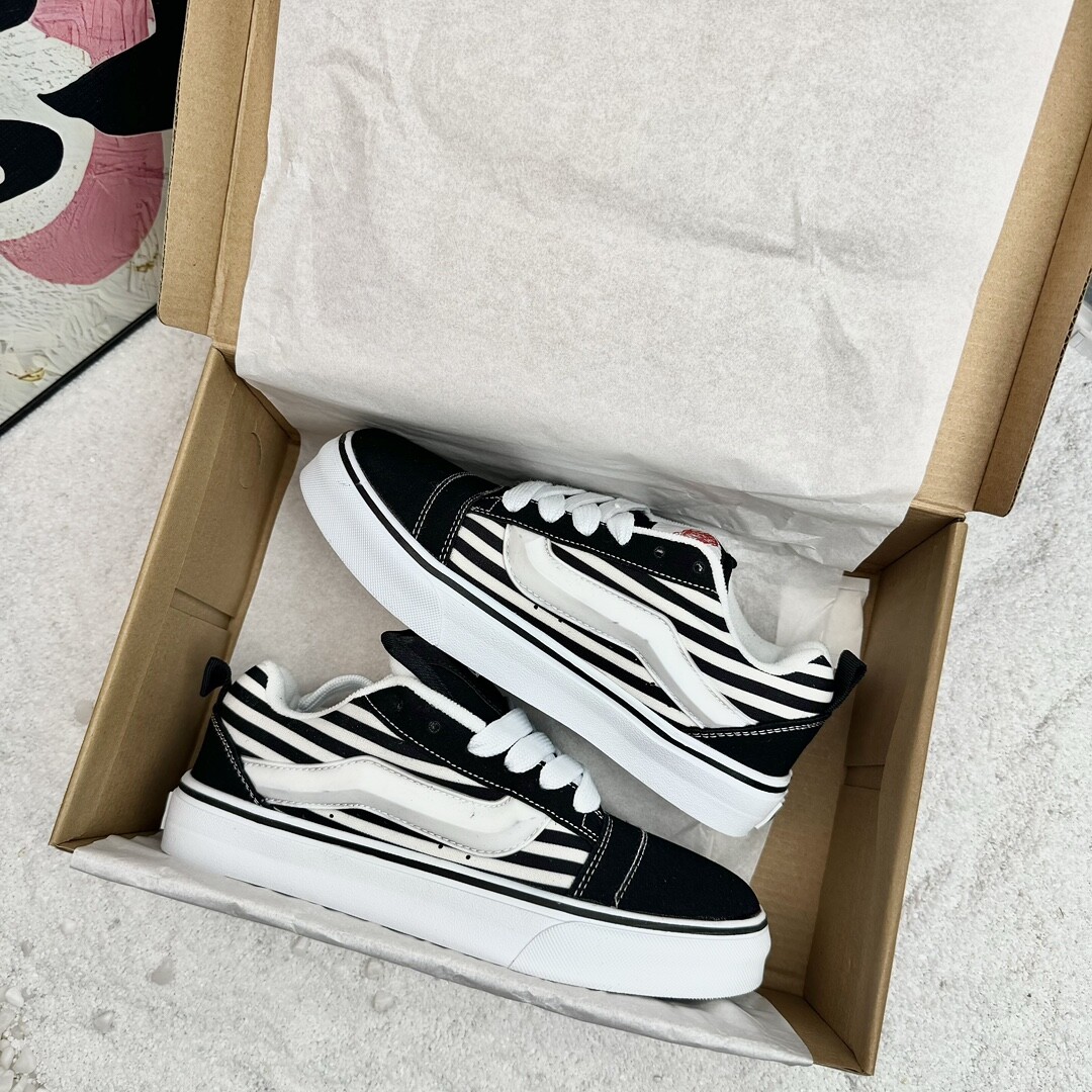  万斯 Vans Knu-Skool 斑马面包鞋 36-44码数 男女现货