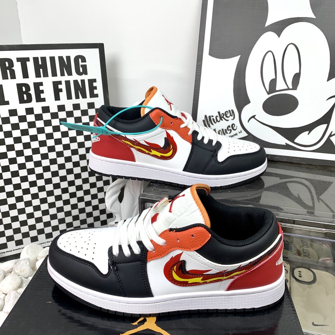  Jordan Air Jordan 1 Low 低帮白黑红火焰码数36-44 男女现货