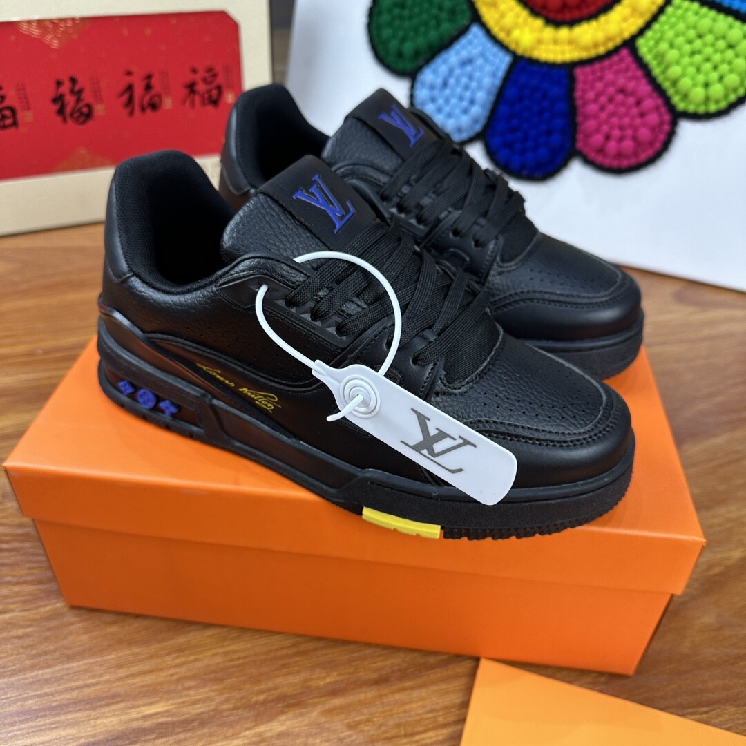  高版本Louis Vuitton 路易威登 Trainer 低帮休闲板鞋 男女同款 黑彩 36-44