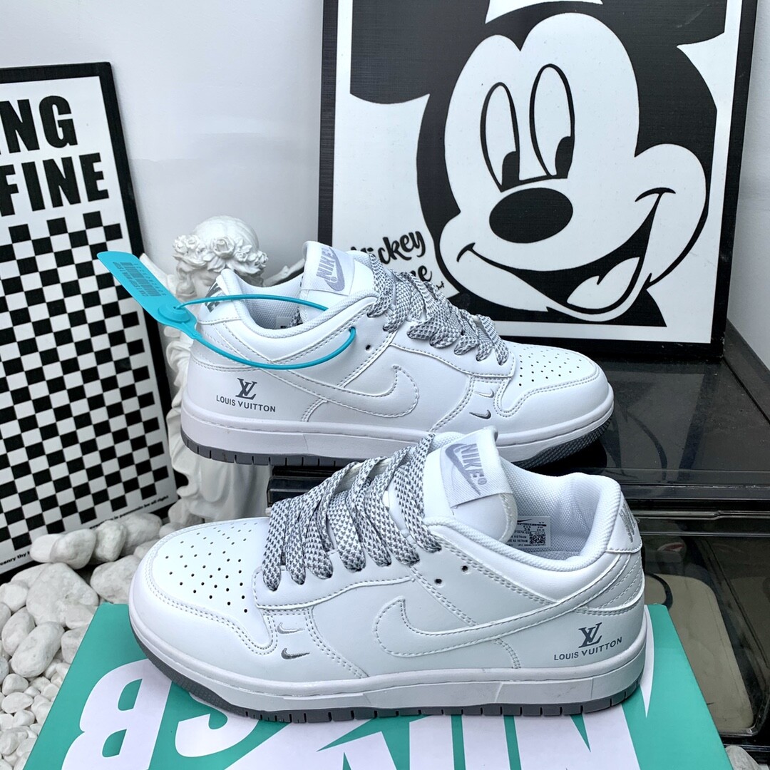 Nike Dunk SB 2323白灰 橡胶底 高版本 尺码36-44 男女码现货