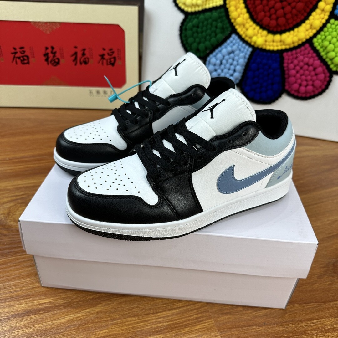  高版本 AJ Jordan Air Jordan 1 Low 耐磨防滑 橡胶底 低帮 复古板鞋 36-44 白黑月