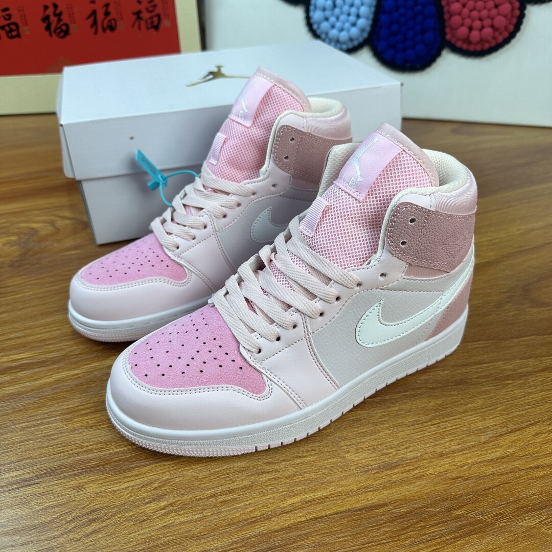  高版本 AJ Jordan Air Jordan 1 Low 耐磨防滑 高帮樱花粉复古板鞋 36-40码！赠送鞋带