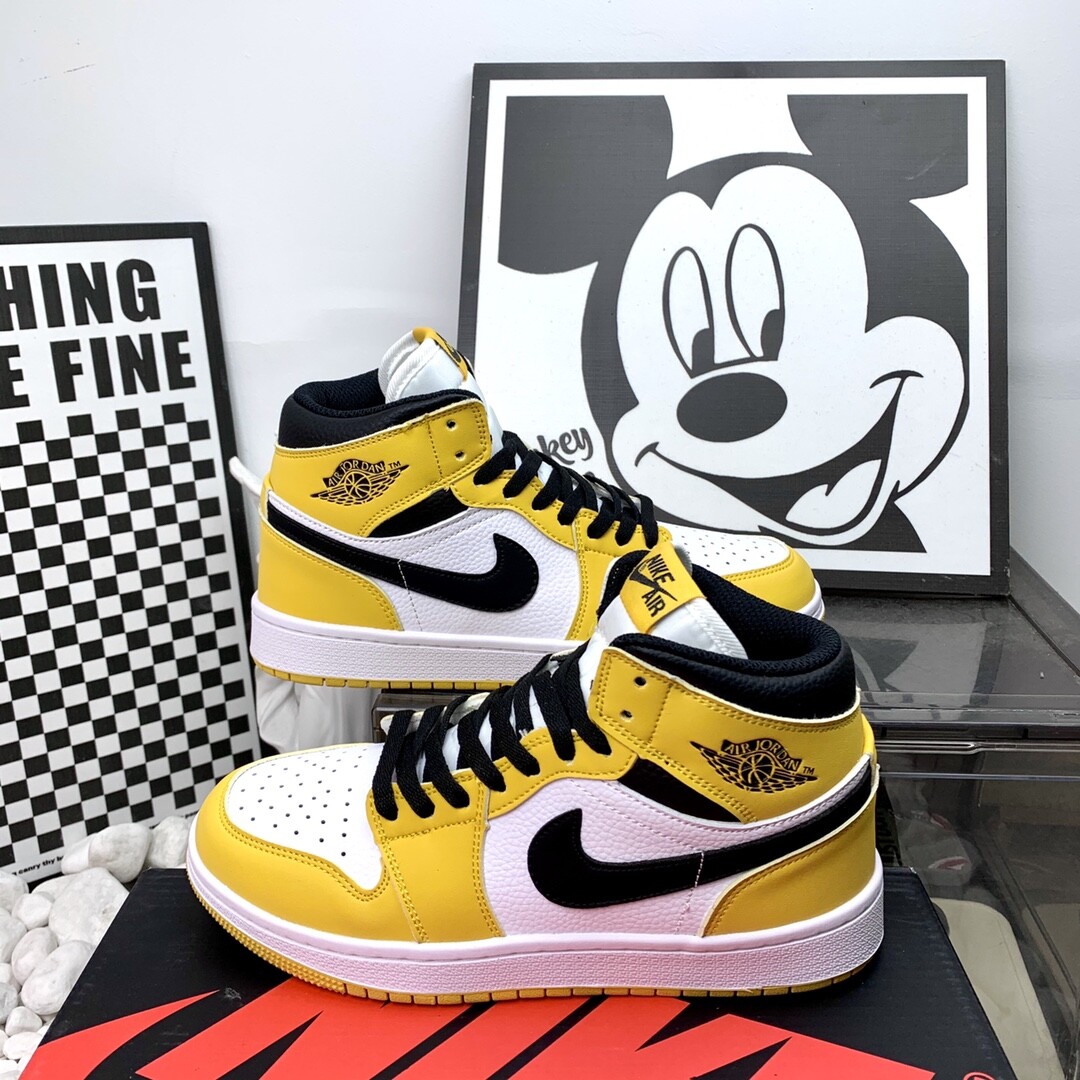 高版本 AJ Jordan Air Jordan 1 Low 耐磨防滑 XXX黑黄 复古板鞋 36-40码！
