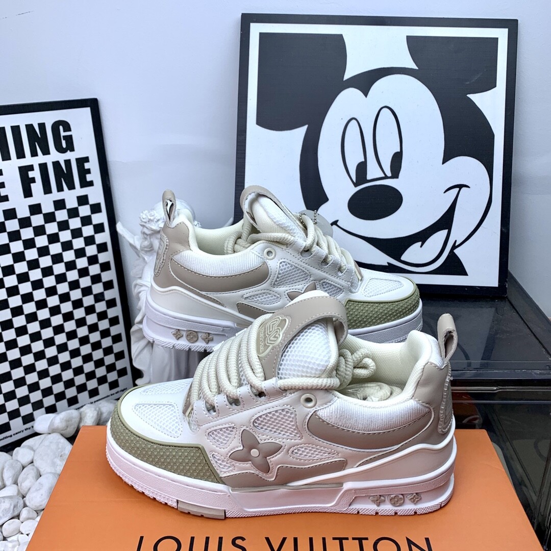 高版本重工Louis Vuitton 路易威登 Trainer 低帮休闲板鞋 男女同款 36-45 配码随便调 白棕