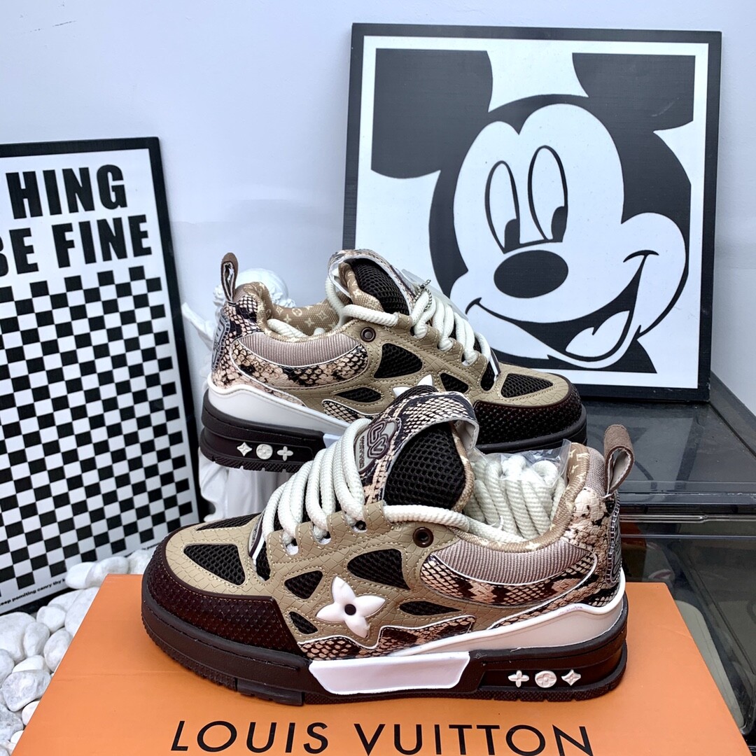 高版本重工Louis Vuitton 路易威登 Trainer 低帮休闲板鞋 男女同款 36-45 配码随便调 蛇皮白棕