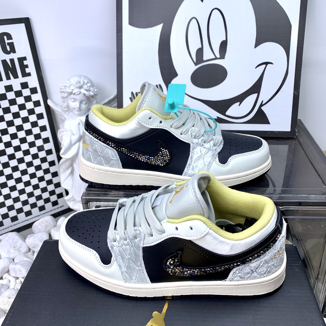  NIke AJ1 Jordan Air Jordan 1 Low AJ低帮黑灰丝缎 码数36-44 男女现货