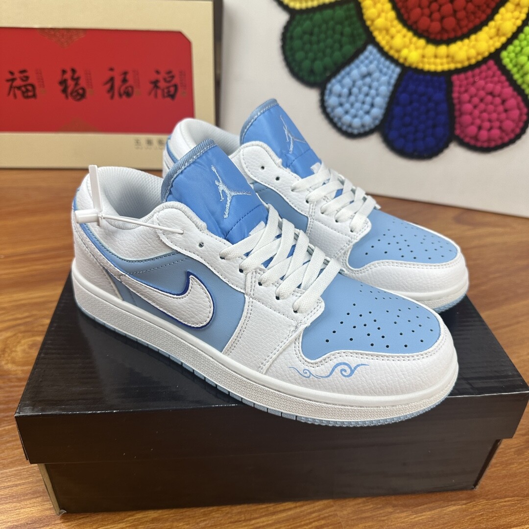  高版本AJ1 Low Lce Blue蓝白男女款 低帮36-44码！