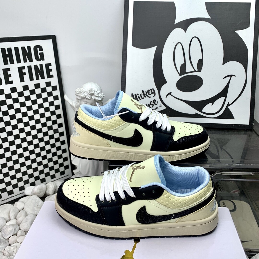高版本 AJ Jordan Air Jordan 1 Low 耐磨防滑 低帮 复古板鞋 36-44码 AJ低帮2207米黑