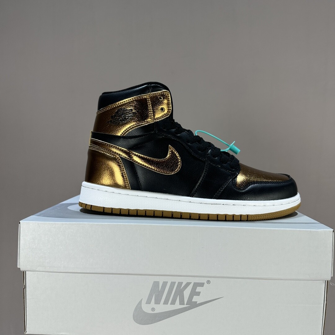  高版本 AJ Jordan Air Jordan 1 Low 耐磨防滑 高帮黑金色 复古板鞋 36-44码！