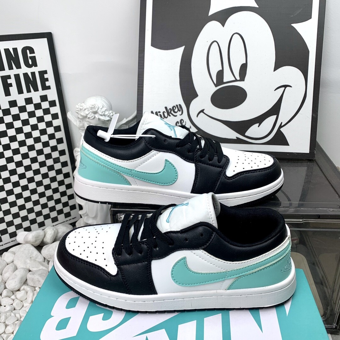 高版本 AJ Jordan Air Jordan 1 Low 耐磨防滑 低帮 复古板鞋 36-44码 黑白月