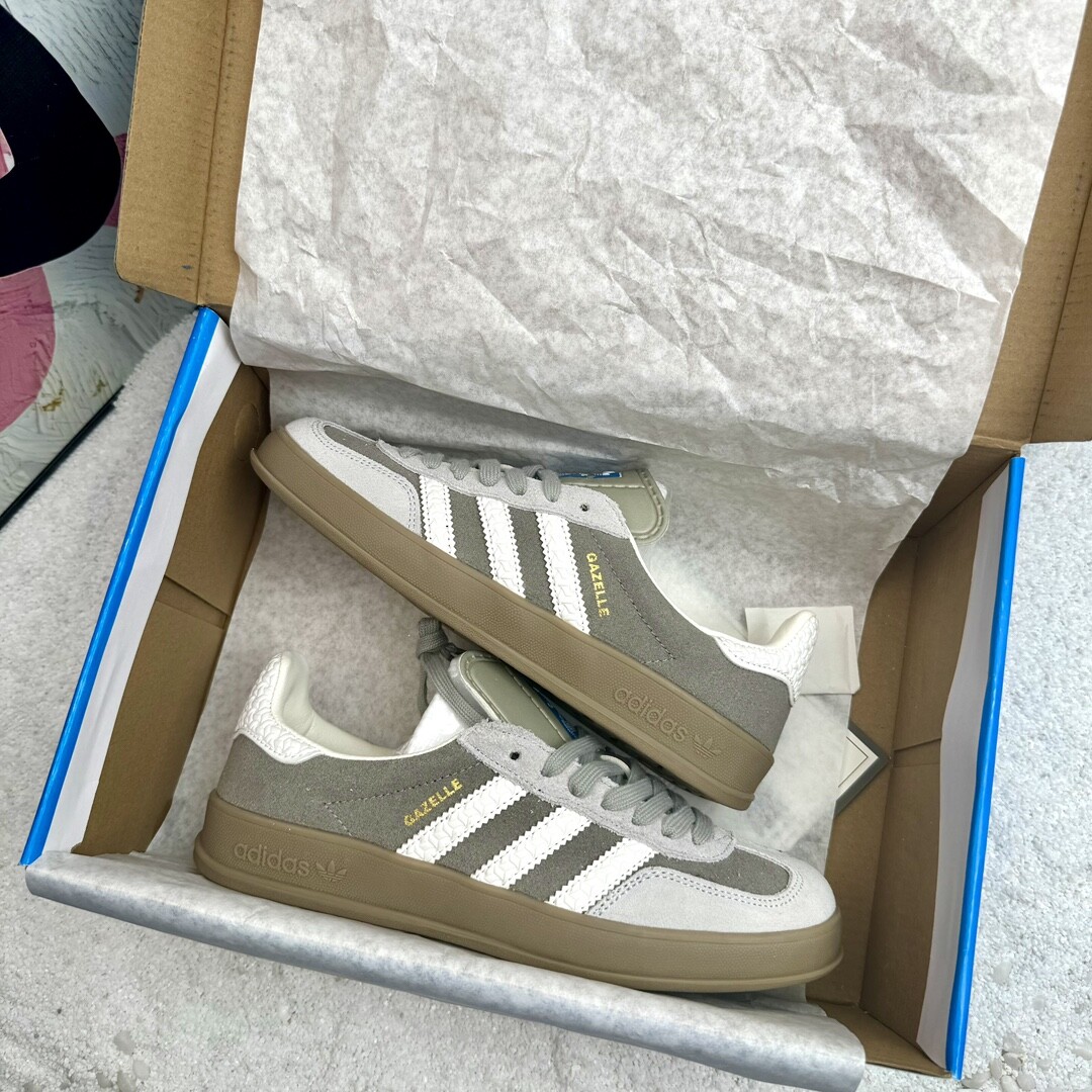 Adidas 阿迪达斯 德训奶奶灰 最高版本 尺码36-44 男女码现货
