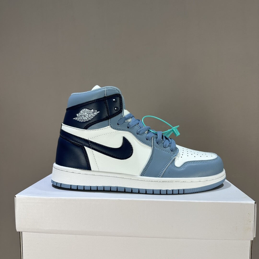  高版本 AJ Jordan Air Jordan 1 Low 耐磨防滑 高帮灰蓝 复古板鞋 36-44码！