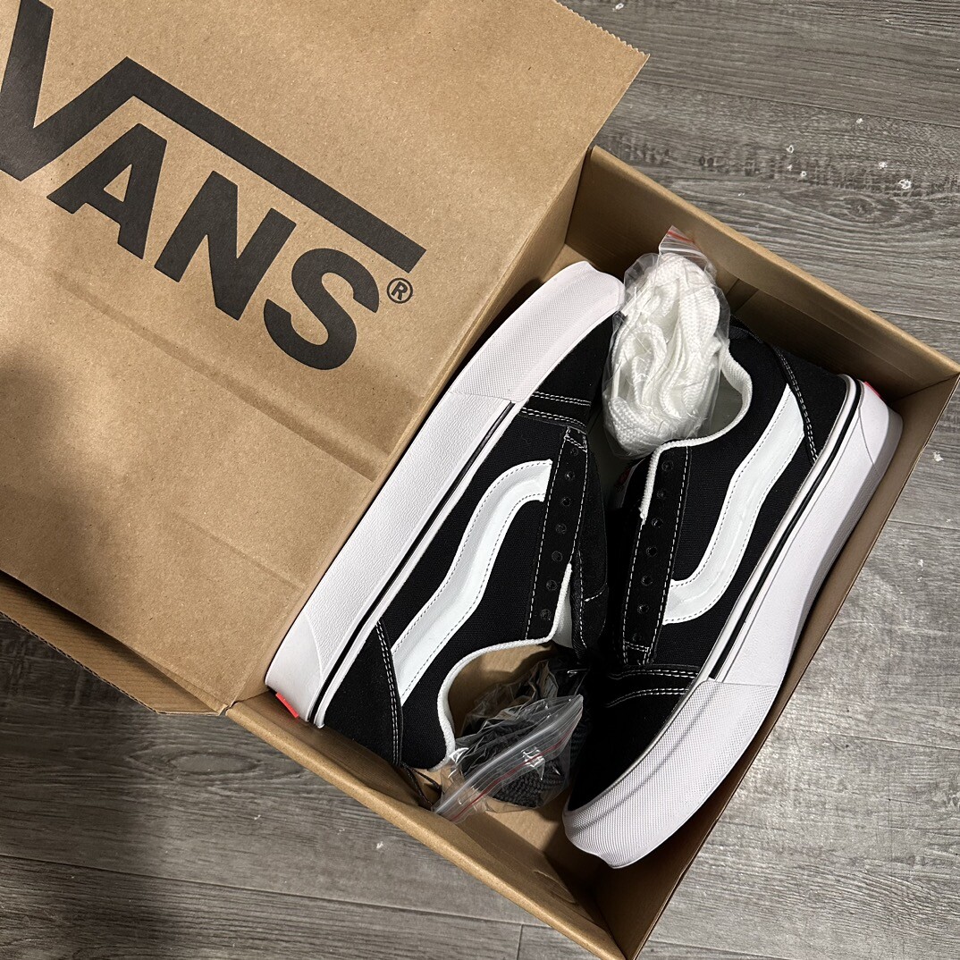 高版本Vans 黑色 尺码36-44 男女码现货