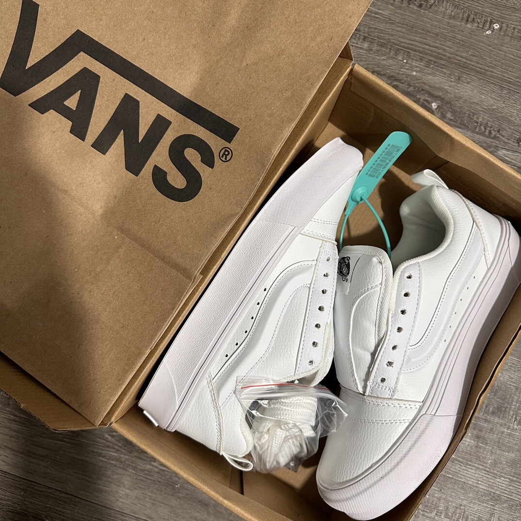 高版本Vans 白色 尺码36-44 男女码现货