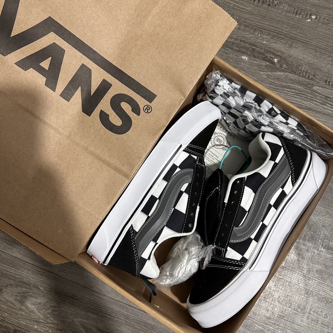 高版本Vans 万斯黑方格 尺码36-44 男女码现货