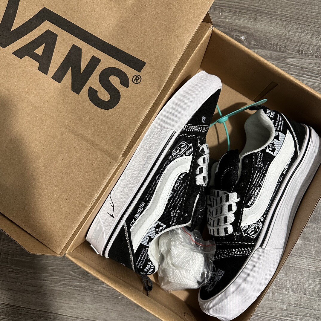 高版本Vans 泡泡 玛特黑 尺码36-44 男女码现货