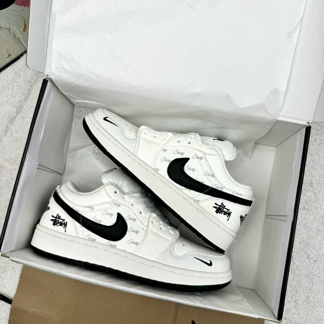 Air Jordan 1 Low Aj1低帮 斯图西白黑 码数36-44 男女现货