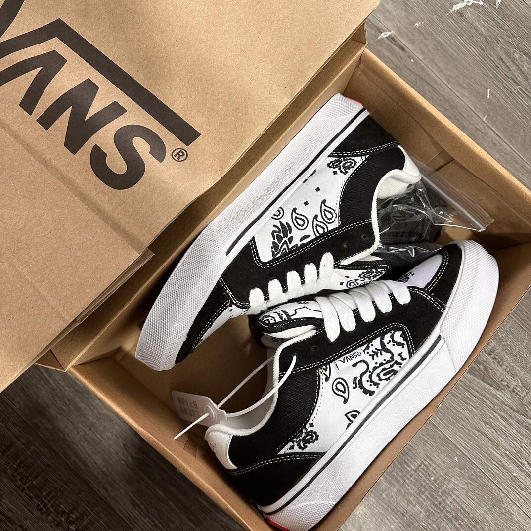 高版本Vans 05腰果花 尺码36-44 男女码现货