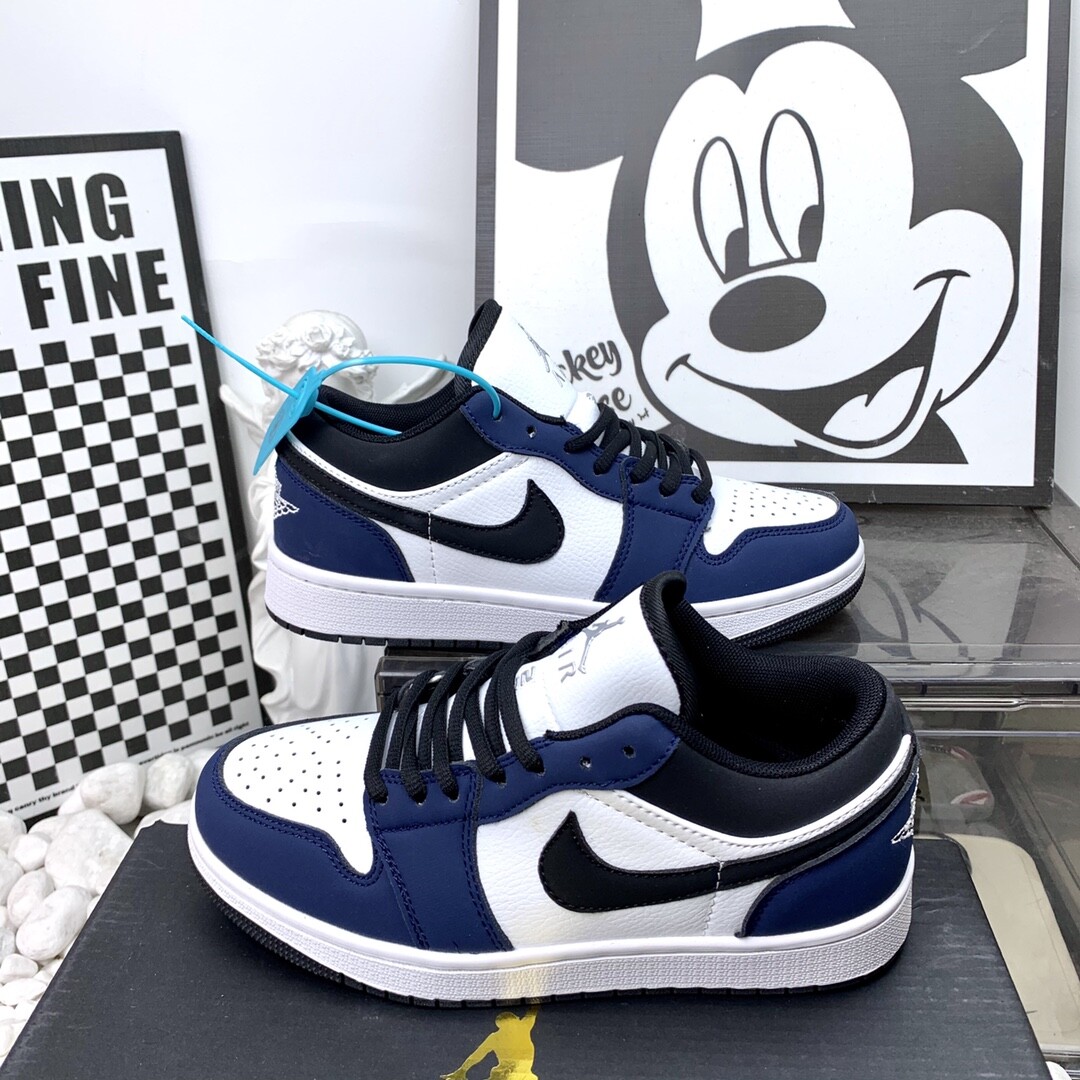 高版本 AJ低帮白蓝 Jordan Air Jordan 1 Low 耐磨防滑 复古板鞋 36-44码！