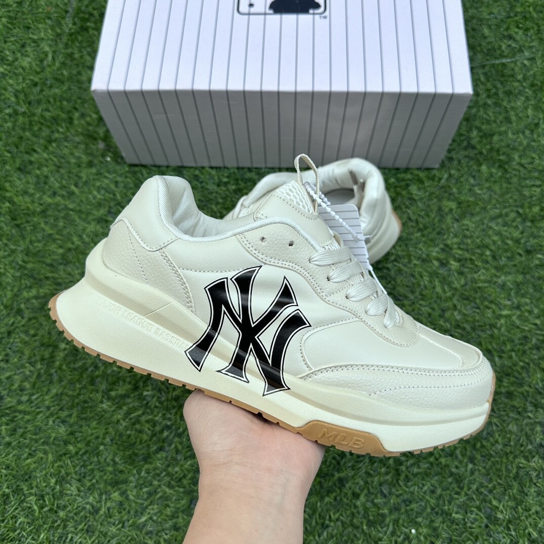  MLB Chunky Runner 纽约洋基队 低帮 休闲跑步鞋 米黑 码数36-44