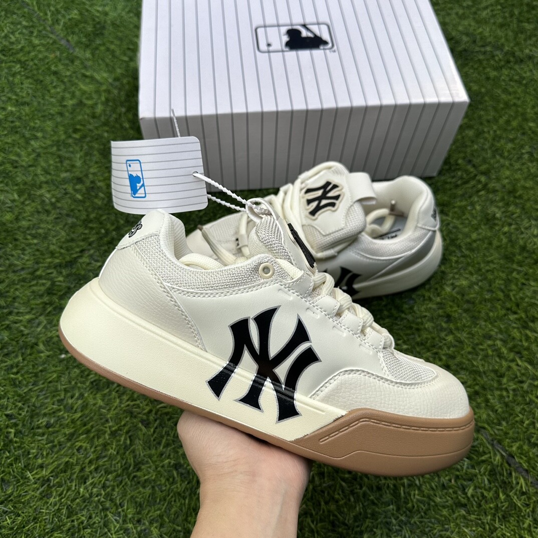  MLB Chunky Wide MLB面包鞋 低帮板鞋米色 码数36-44