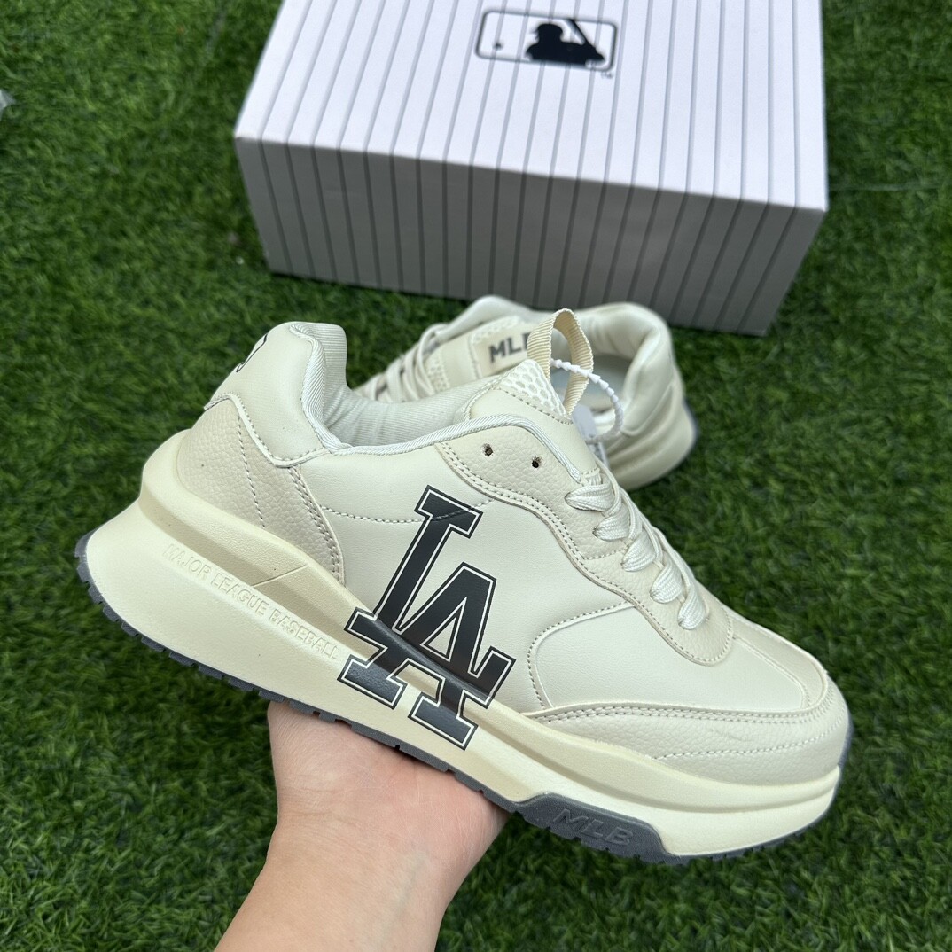  MLB Chunky Runner 纽约洋基队 低帮 休闲跑步鞋 LA米灰 码数36-44