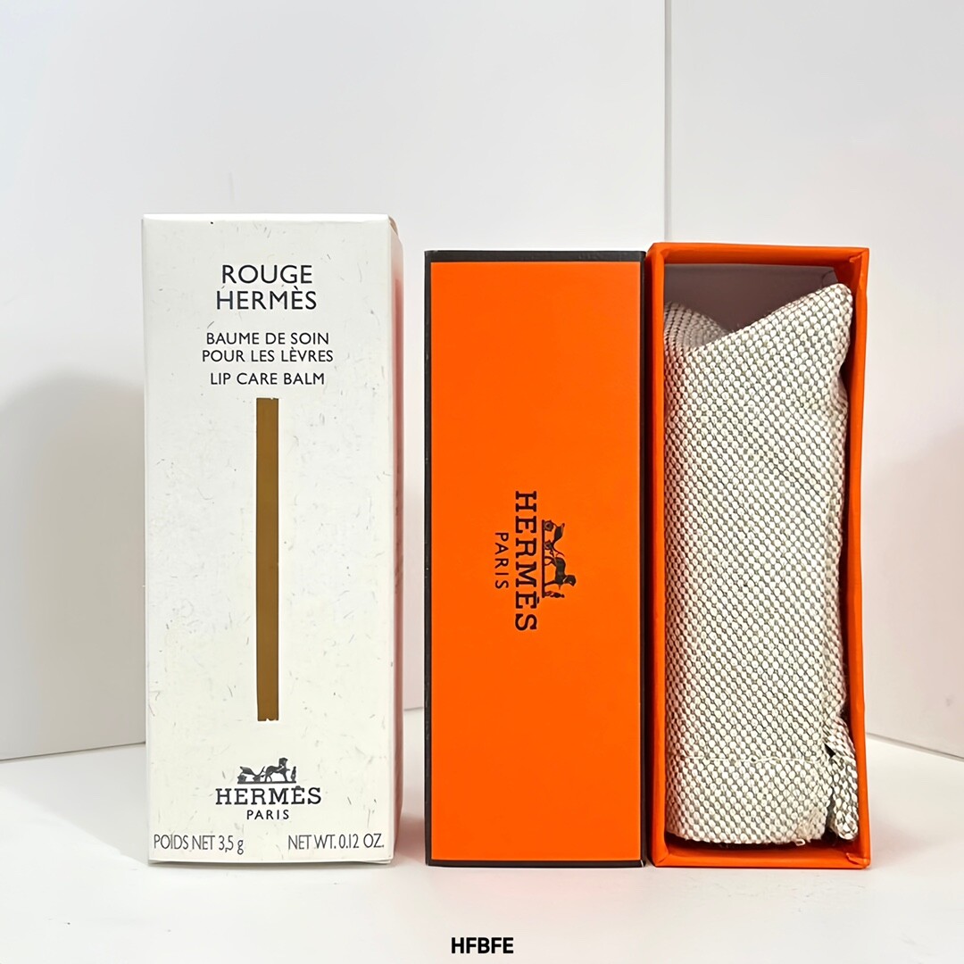 爱马仕润唇膏3.5g爱马仕润唇膏3.5g原打盒 配中文标封口贴真唇膏中的爱马仕来了！！终于在国内上了，拿到手不得不说真的很高级，壳子都是爱马仕